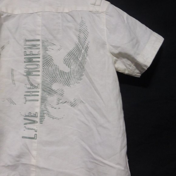 GUESS, full snap button front short sleeve shirt, Live The Moment print on back - Picture 11 of 12